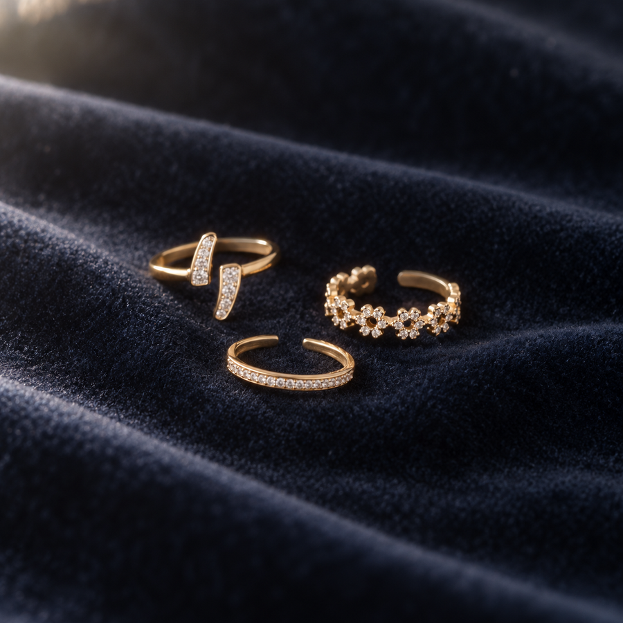 Daisy and crystal toe ring set on deep navy velvet